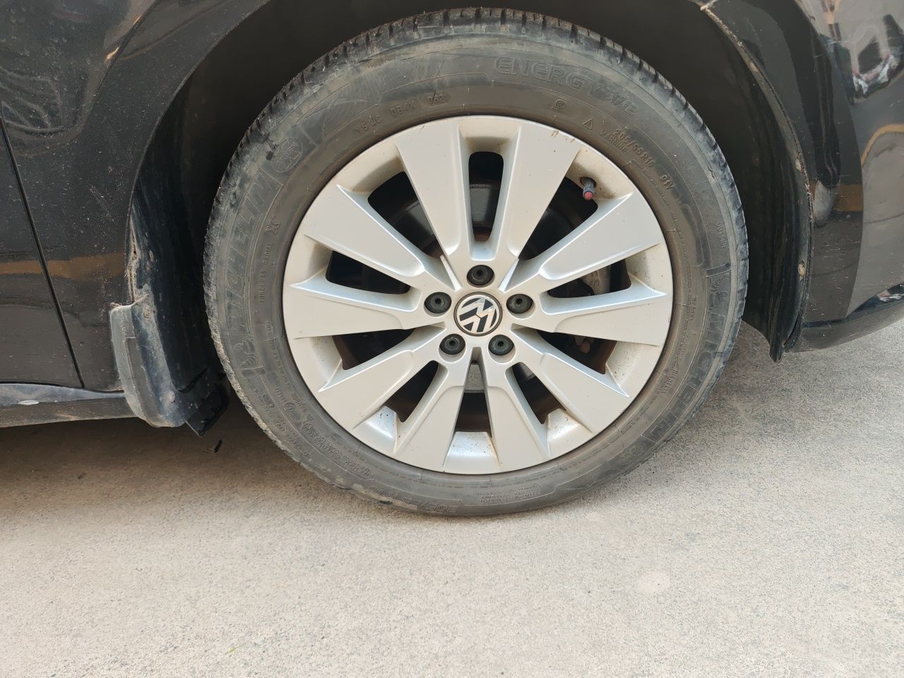 Lavida 2013 Facelift Classic 1.6L MT Comfort photo 2