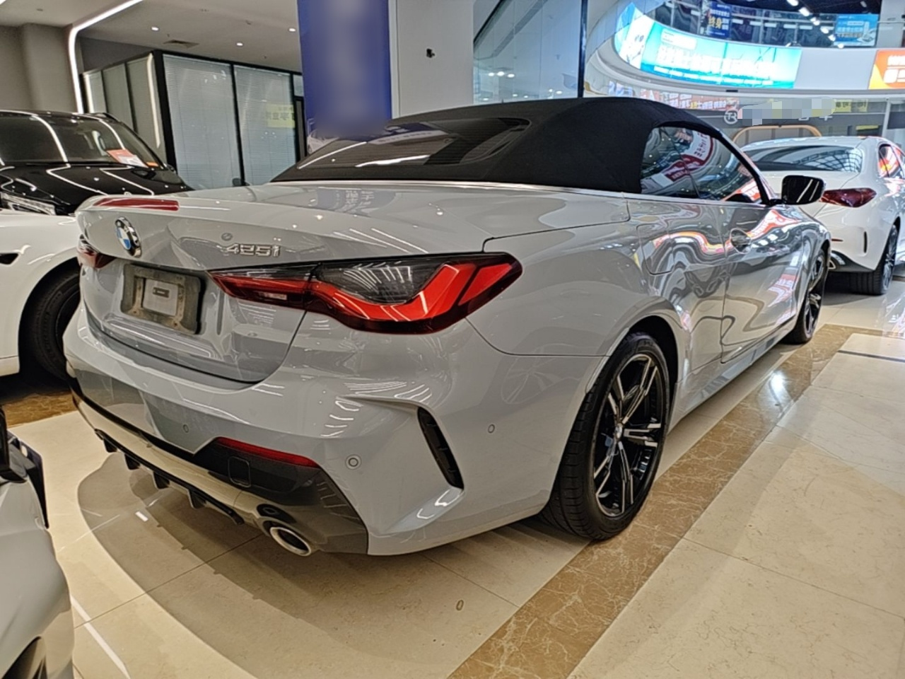 4 Series 2023 425i Convertible M Sport Package photo 4