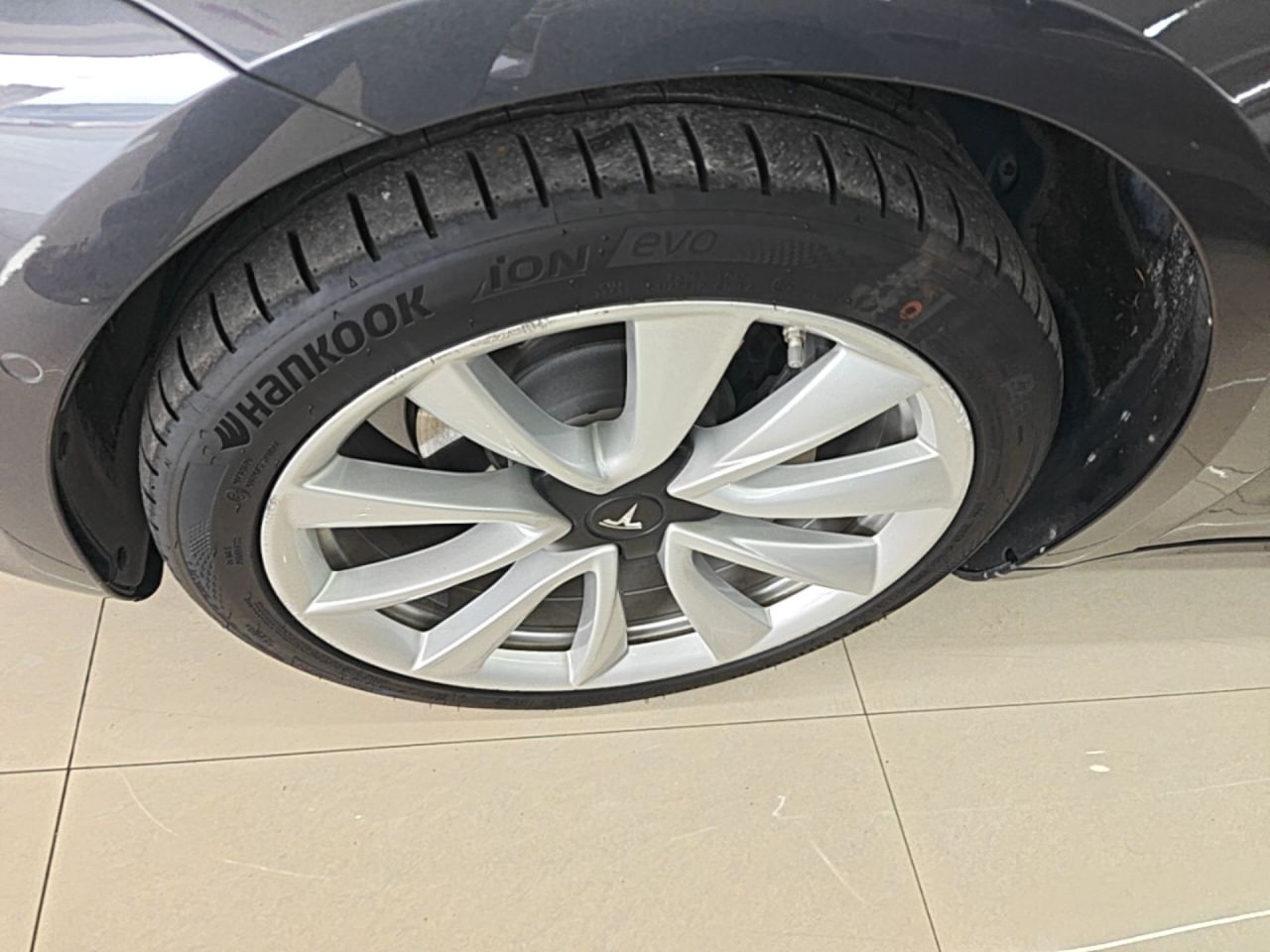 Model 3 2020 Standard Range RWD Upgraded photo 3