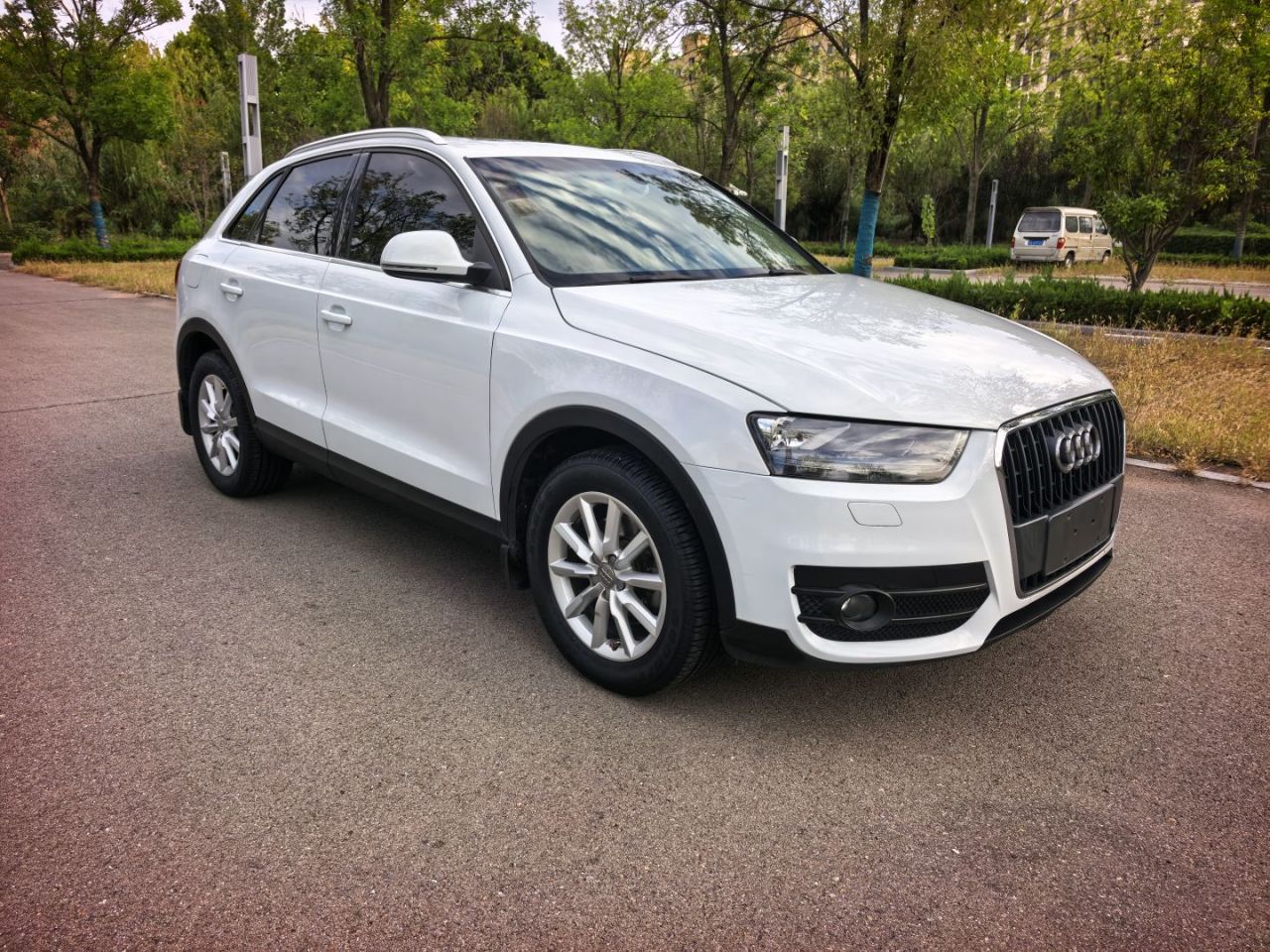 Q3 2015 30 TFSI Progressive photo 3