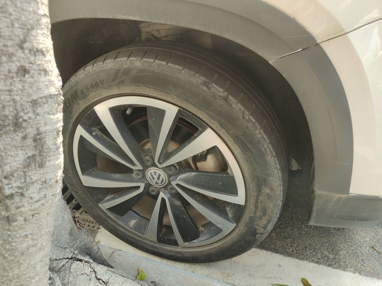 Tharu 2019 280TSI RWD Luxury China VI photo 5