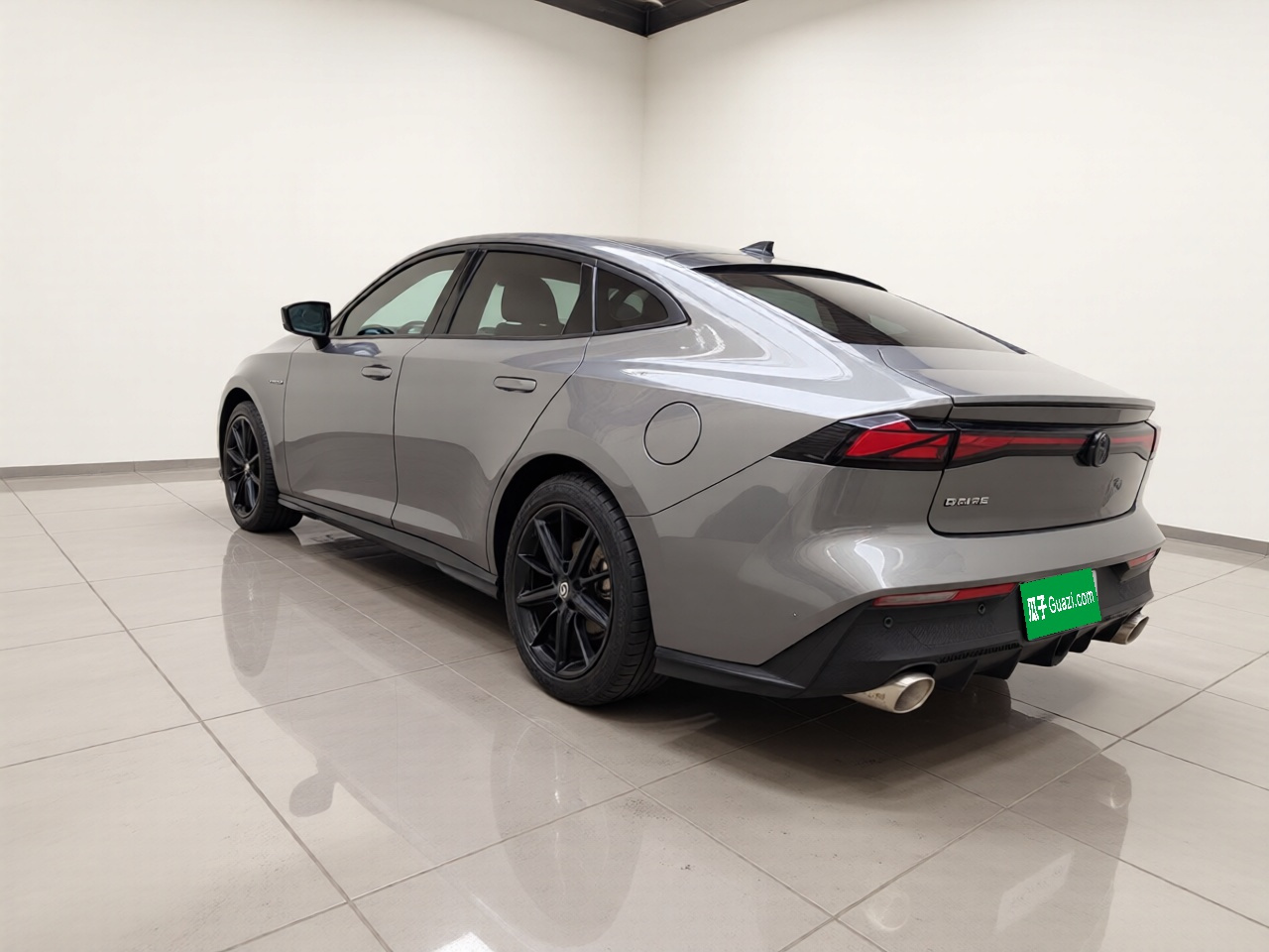UNI-V 2022 1.5T Premium photo 4