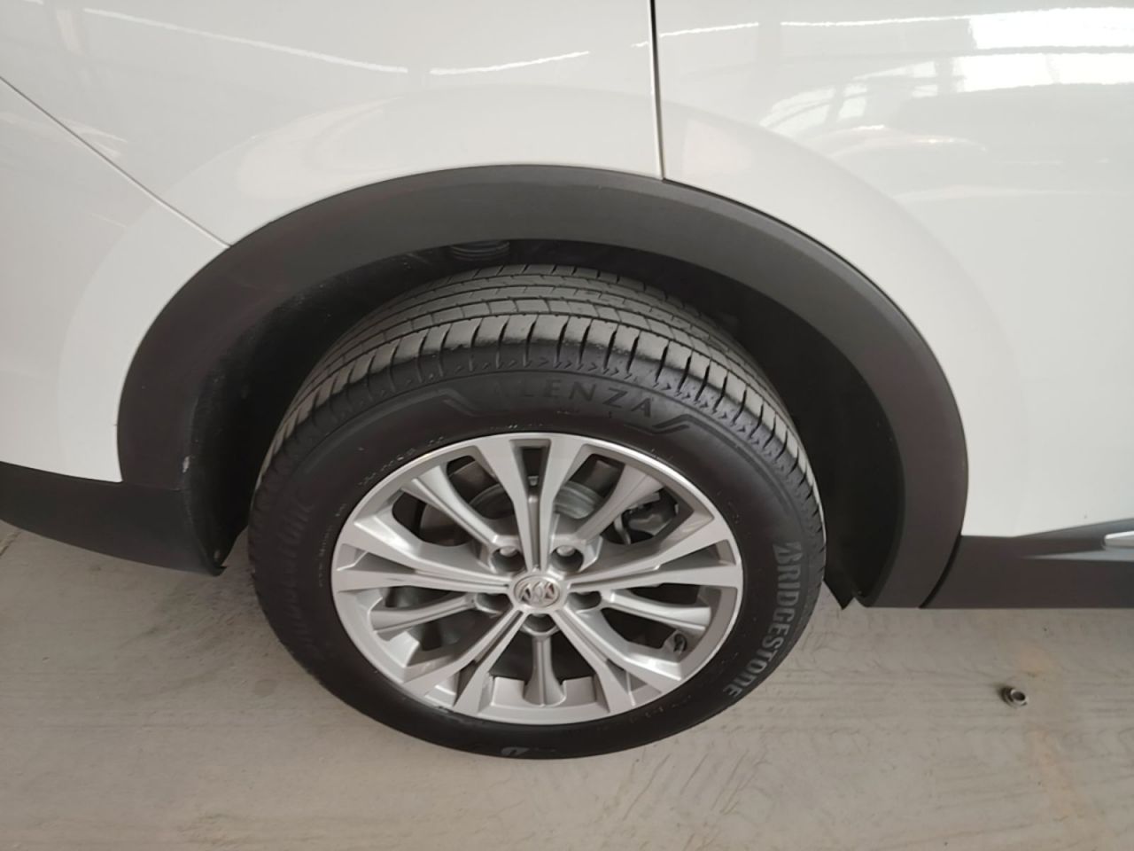 2021 Envision Plus 652T 5-Seater Luxury photo 4