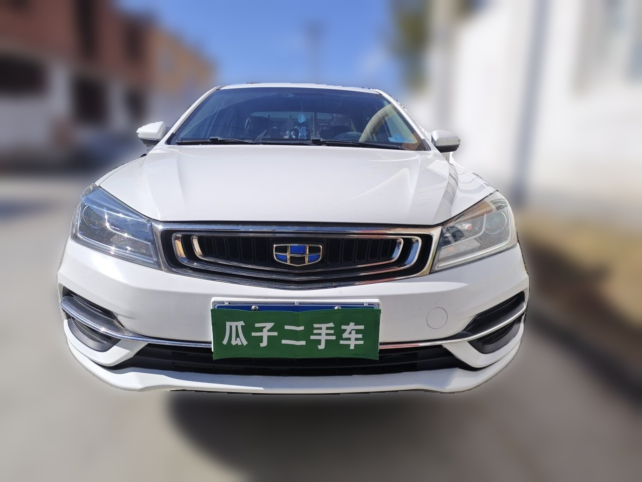 Emgrand 2018 1.5L MT Luxury photo 2