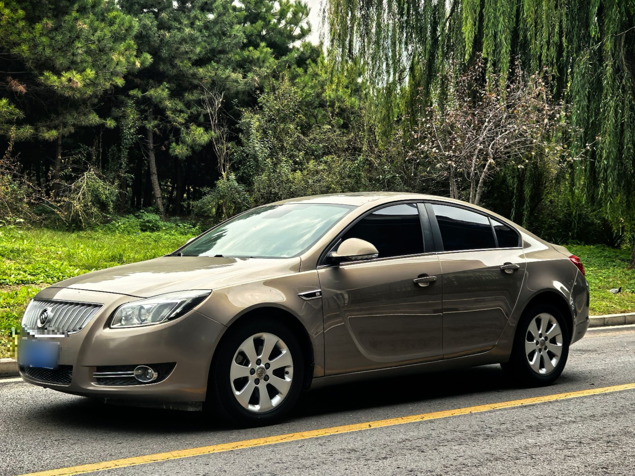 Regal 2013 1.6T AT Elite Sport