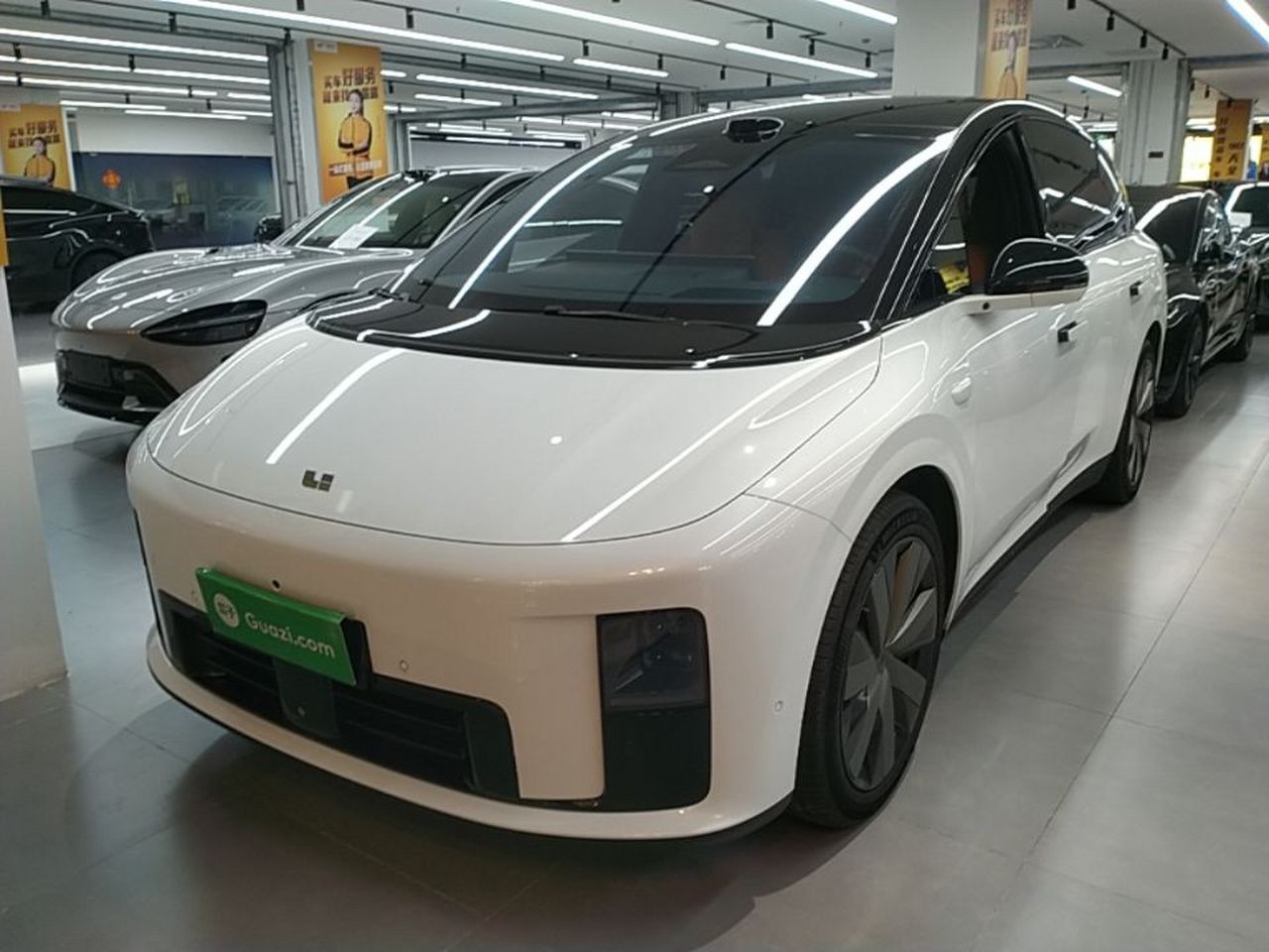 Li Auto i8 2025 Standard