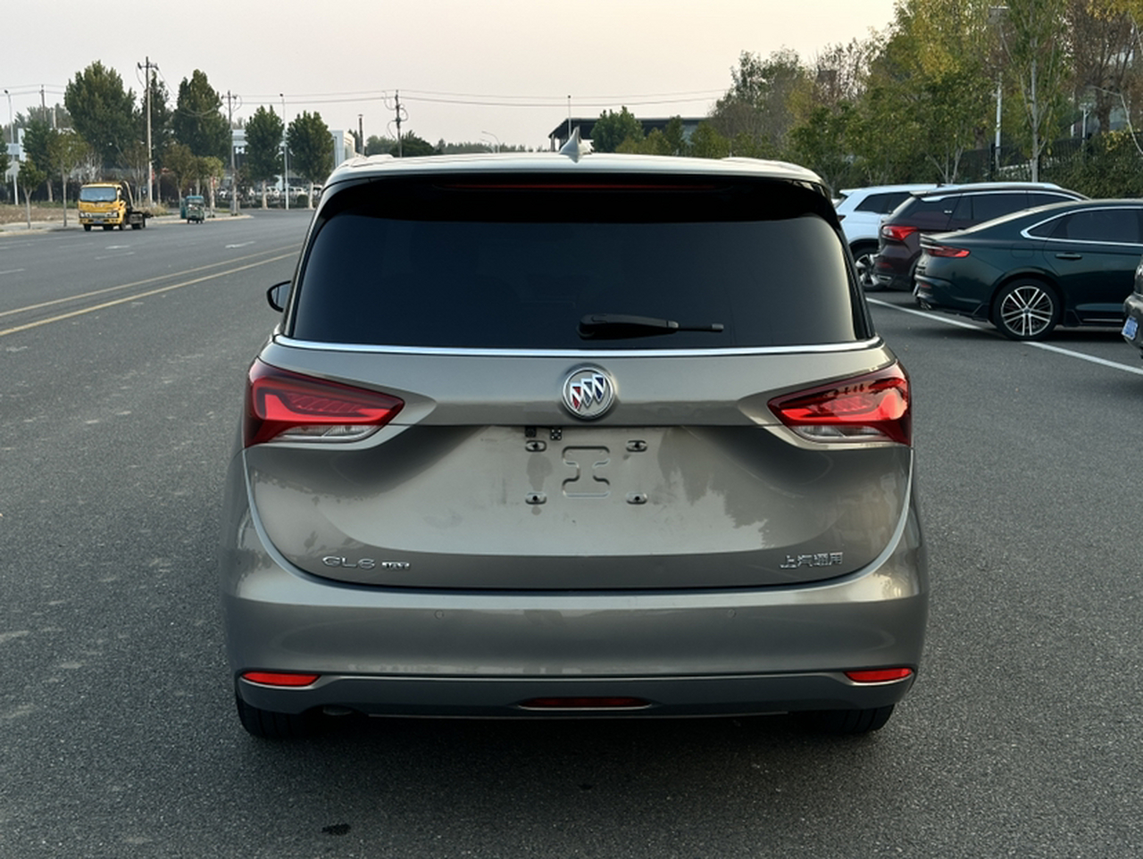 GL6 2018 18T 6-Seater Elite photo 3