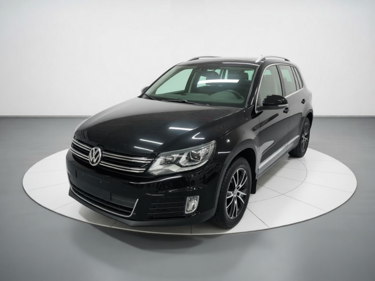 Tiguan 2015 1.8TSI AT RWD Luxury