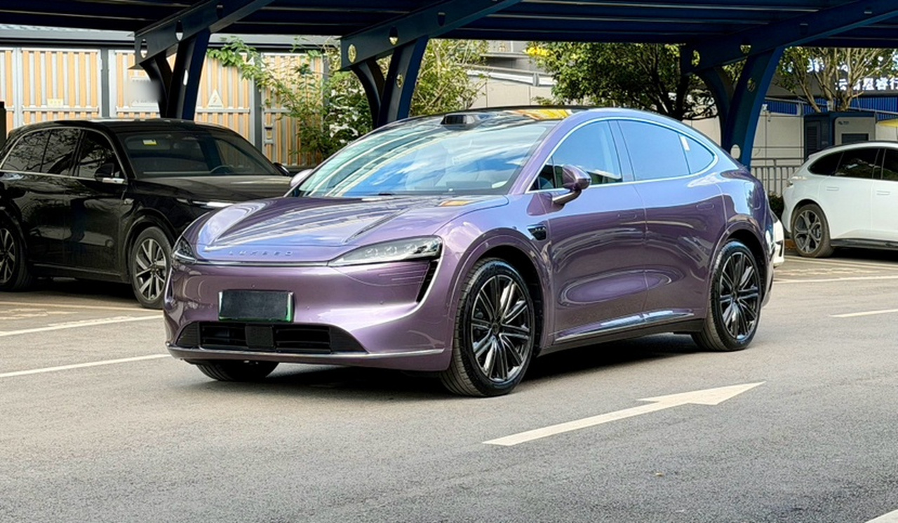 HIMA Luxeed R7 2024 EV 802km Max