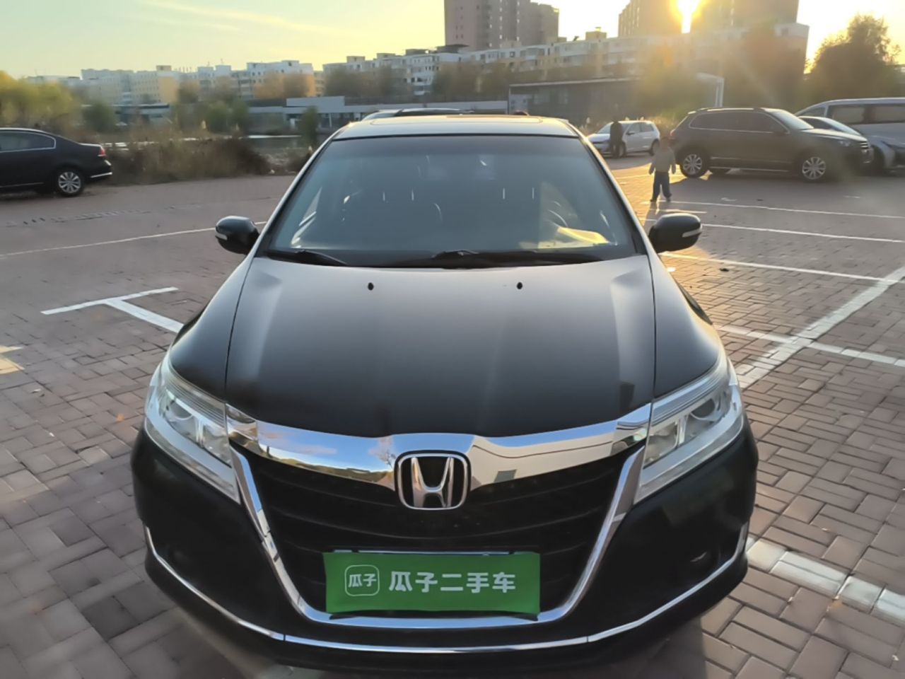 Crider 2016 1.8L CVT Luxury photo 2