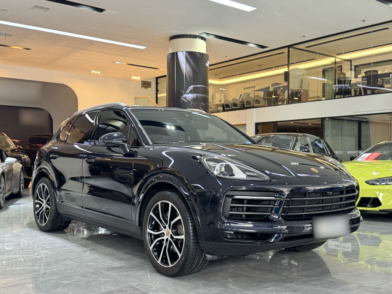 2023 Cayenne 3.0T Platinum photo 2
