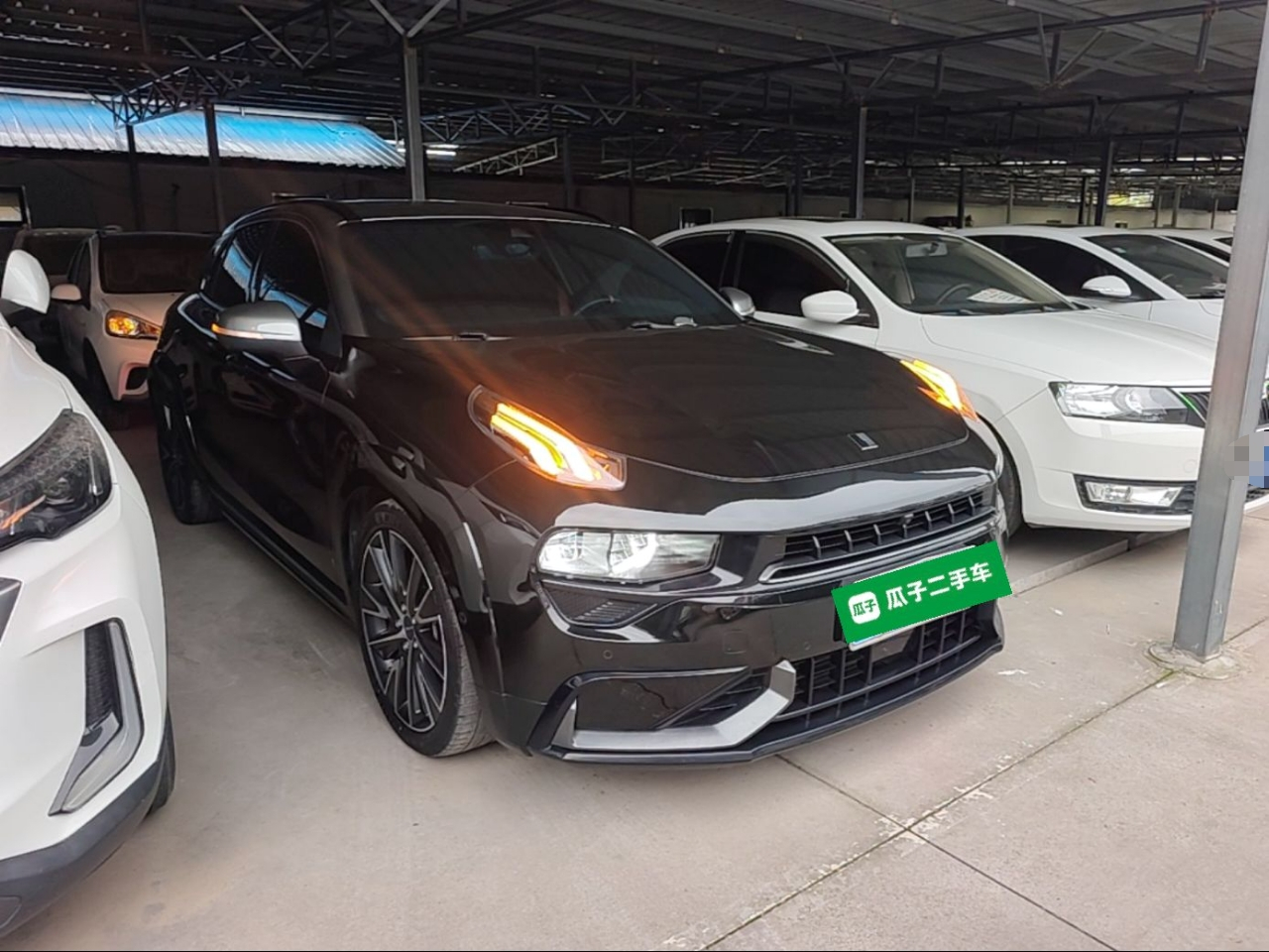 02 Hatchback 2022 2.0TD Pro photo 3