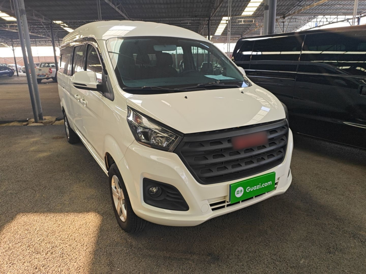 Jinbei Hiace 2023 2.0L Bus Wagon 9-Seater photo 3
