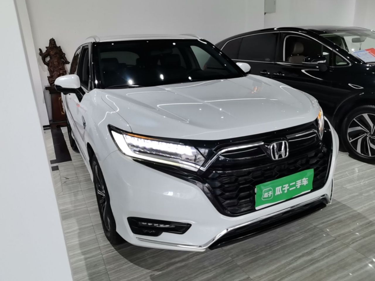 UR-V 2020 370TURBO RWD photo 3