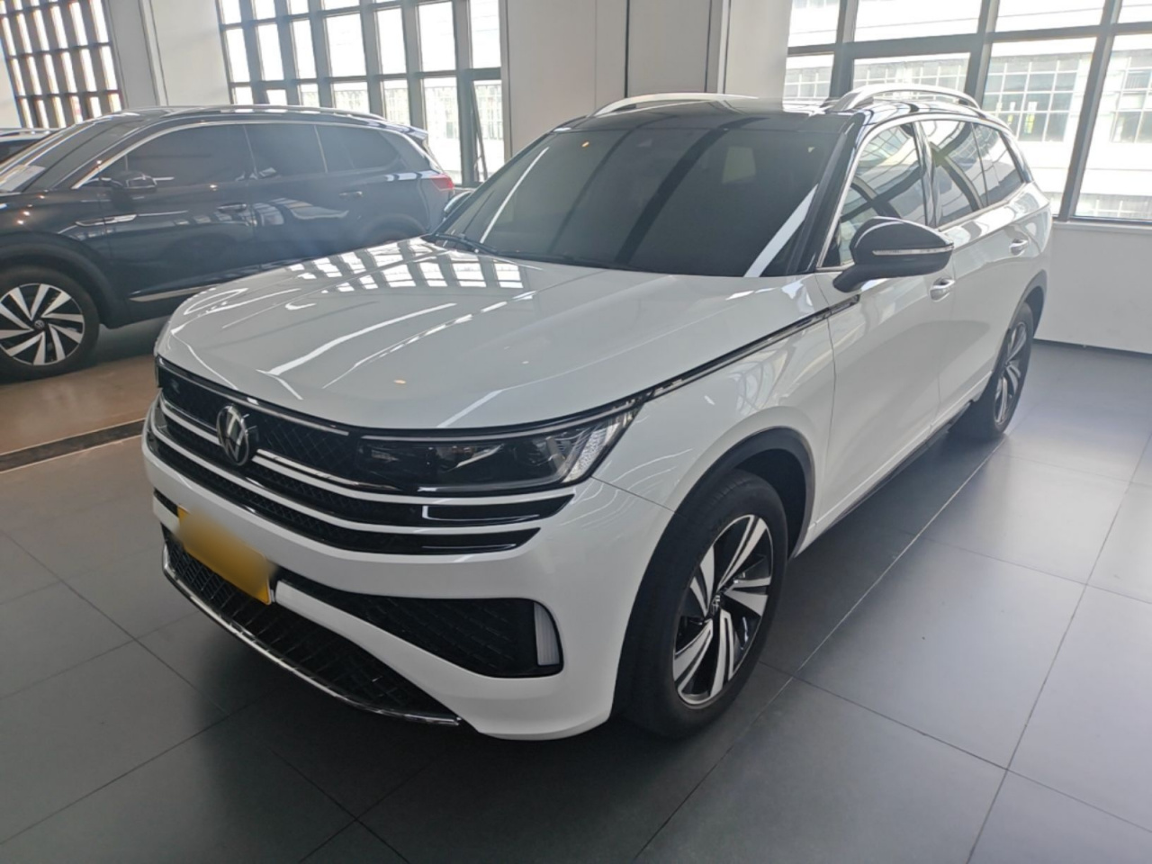 2023 380TSI AWD R-Line