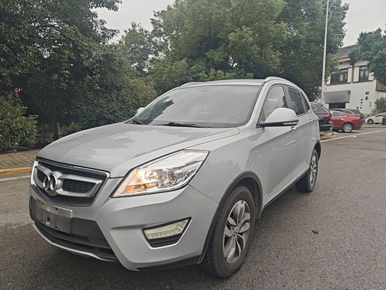 BAIC X65 2015 2.0T AT Elite