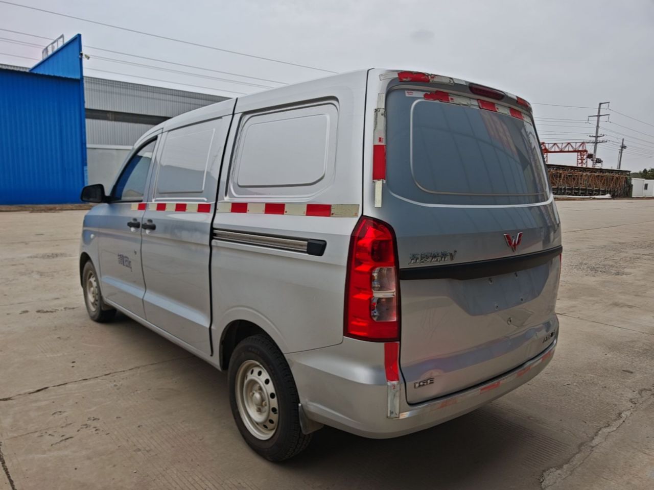 Wuling Hongguang V 2021 1.5L LAR photo 4