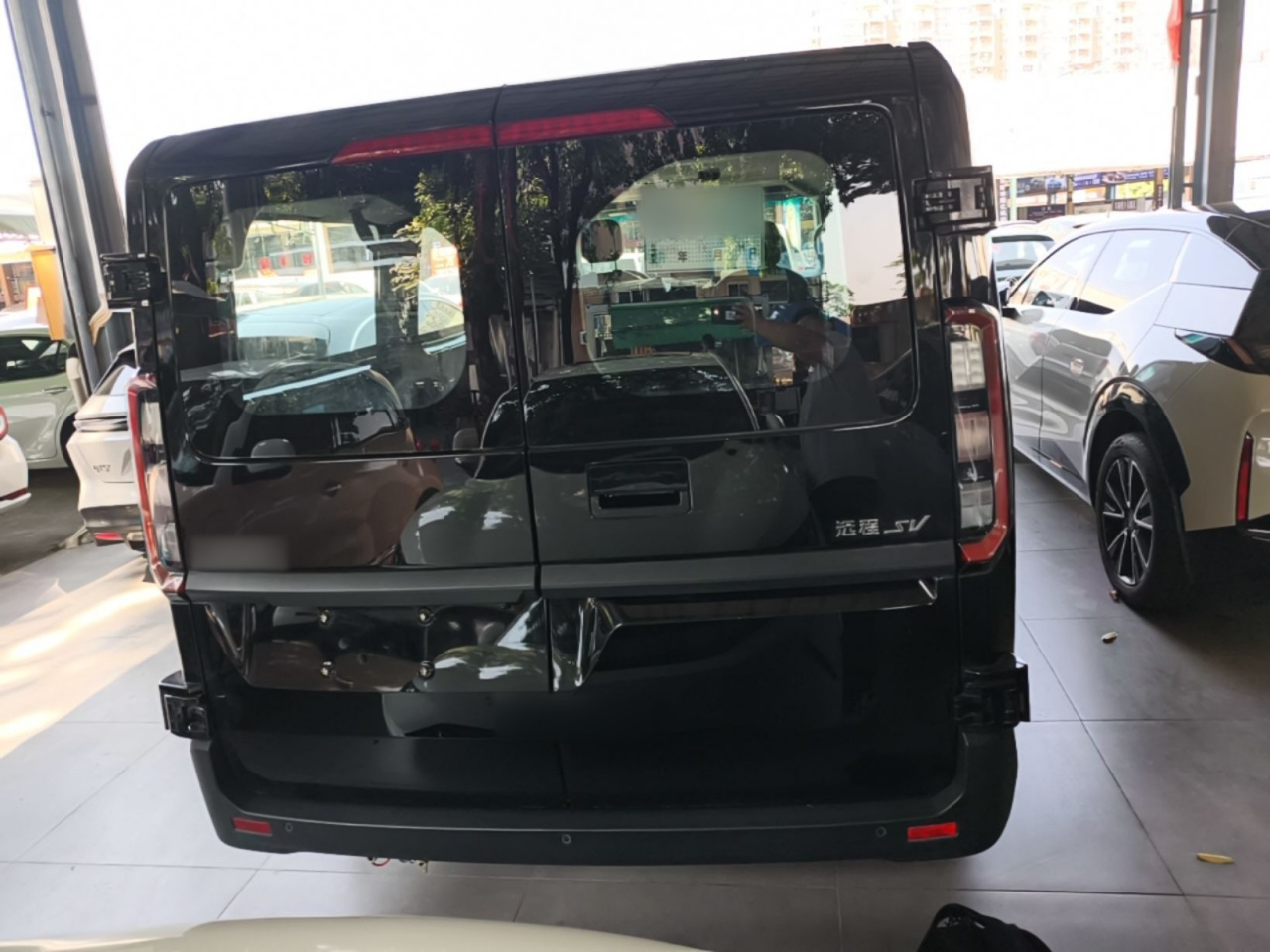 VAN 2024 Medium Wheelbase 83kWh photo 5