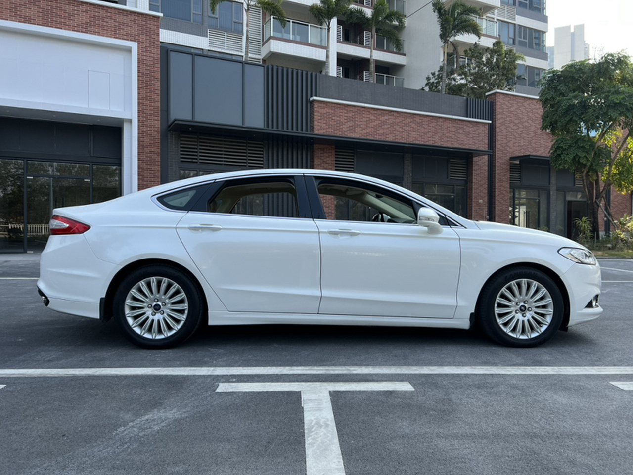 Mondeo 2013 2.0L GTDi200 Fashion photo 3