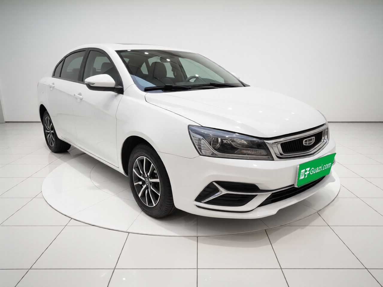 Emgrand 2019 1.5L CVT Luxury China VI photo 3