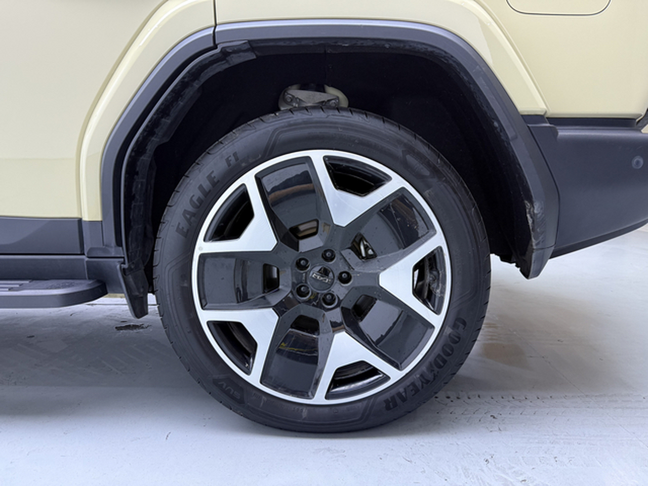 iCAR V27 2026 200KM AWD 700 photo 2