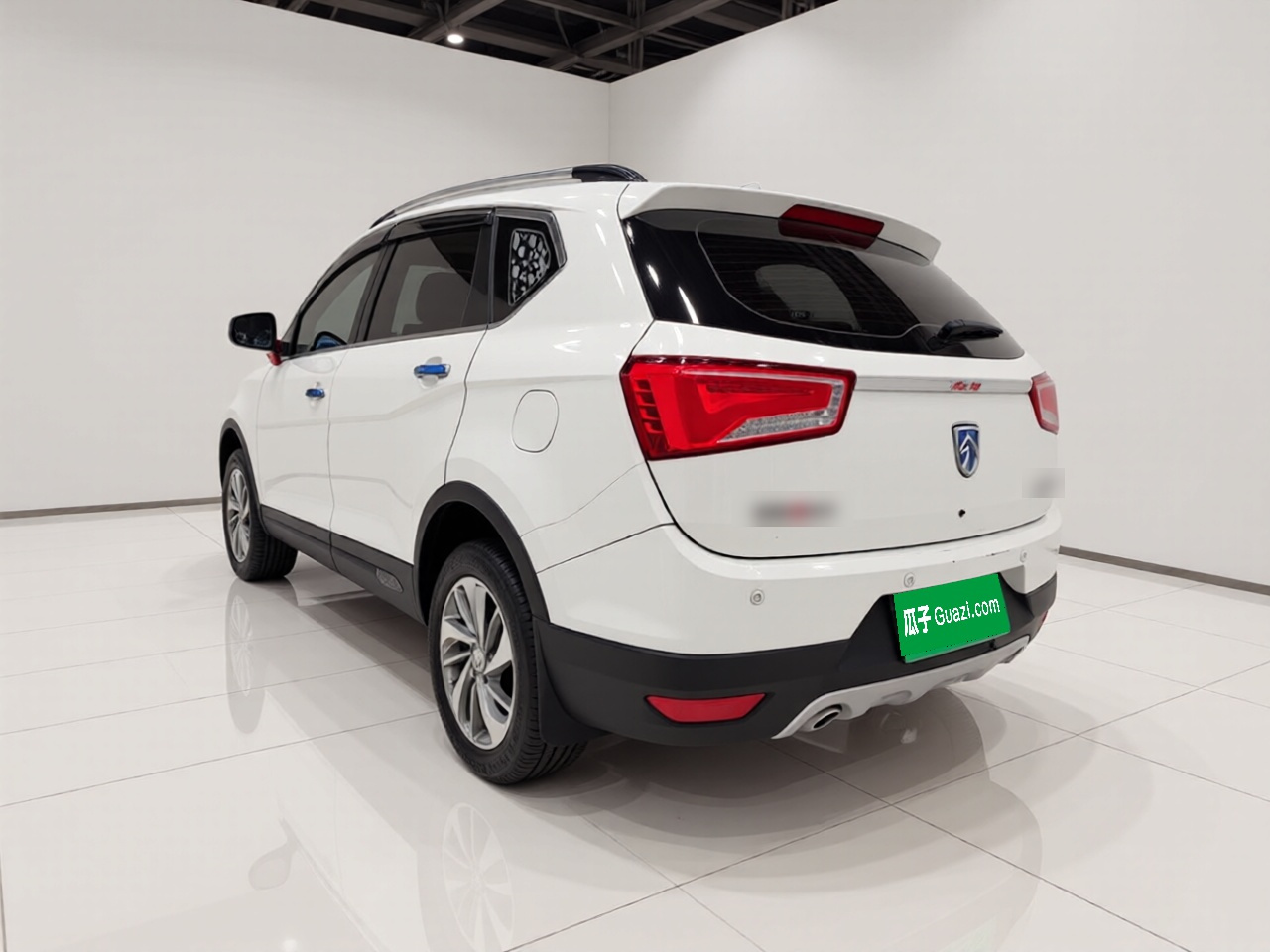 560 2015 1.8L MT Luxury photo 4
