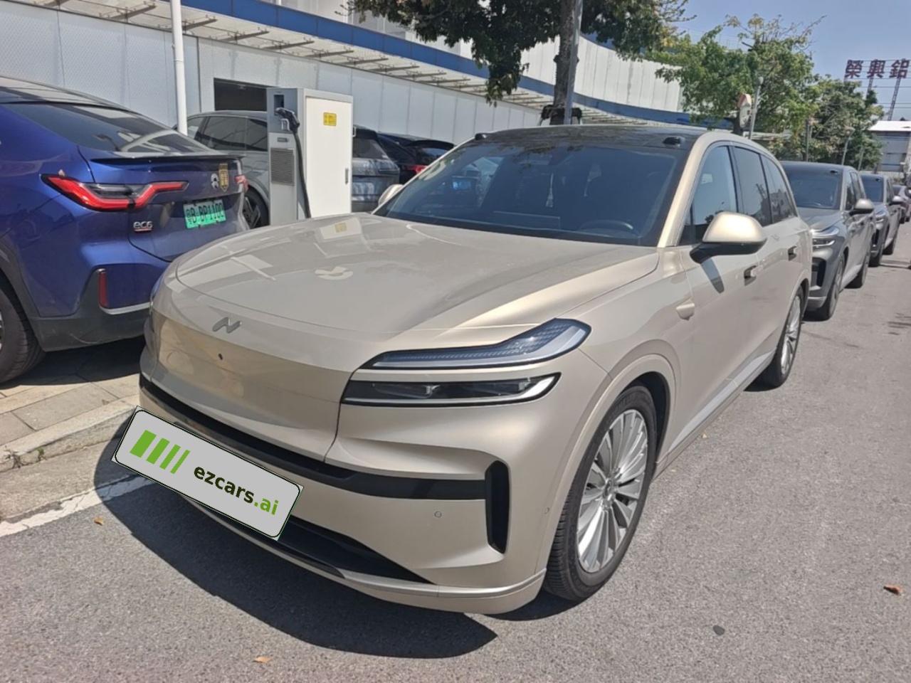 L90 2025 Ultra 6-Seater 60