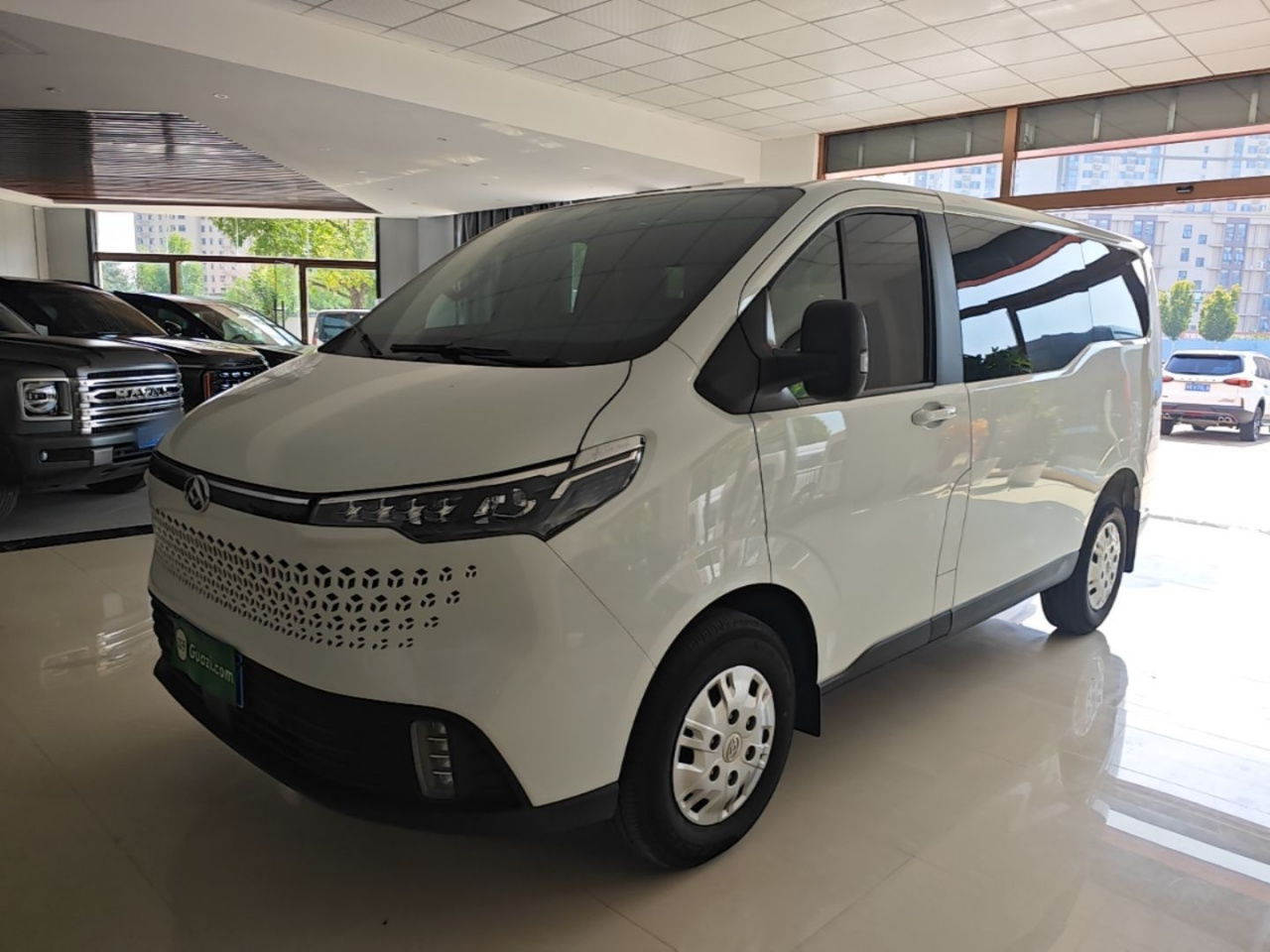 MAXUS V70 2023 2.0T Elite AT Short Wheelbase 5/6-Seater
