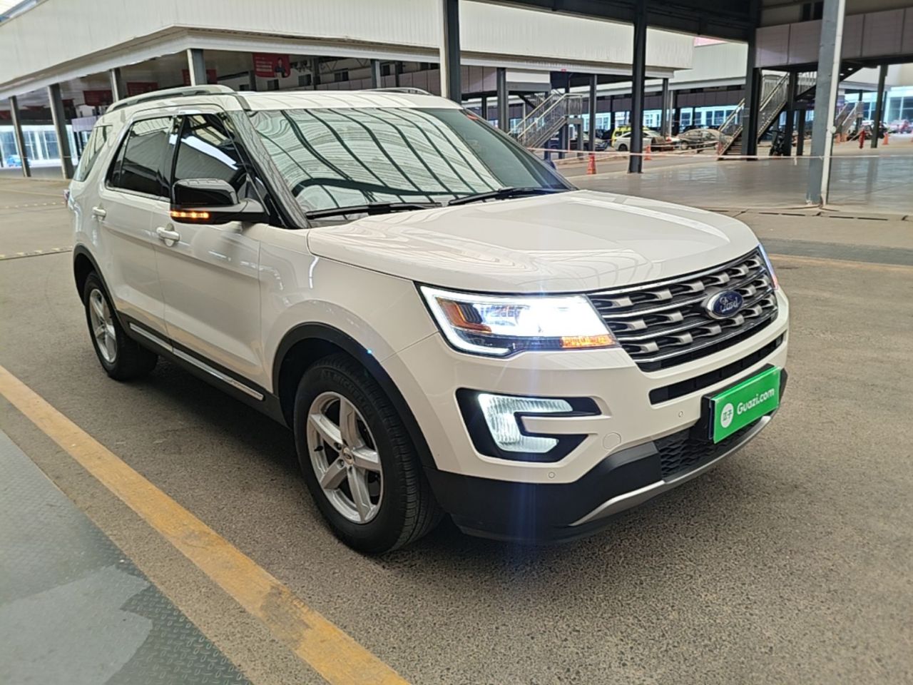 Explorer Imported 2017 2.3T photo 3