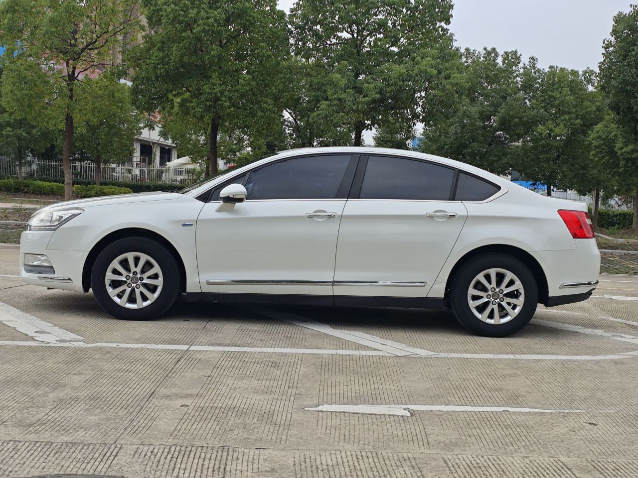 C5 2014 1.6T AT Exclusive photo 2