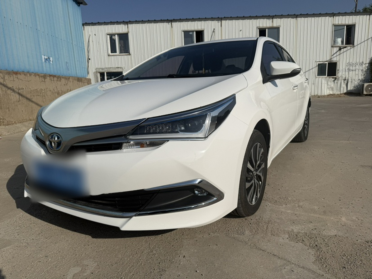 Corolla 2017 Facelift Hybrid 1.8L E-CVT Leading