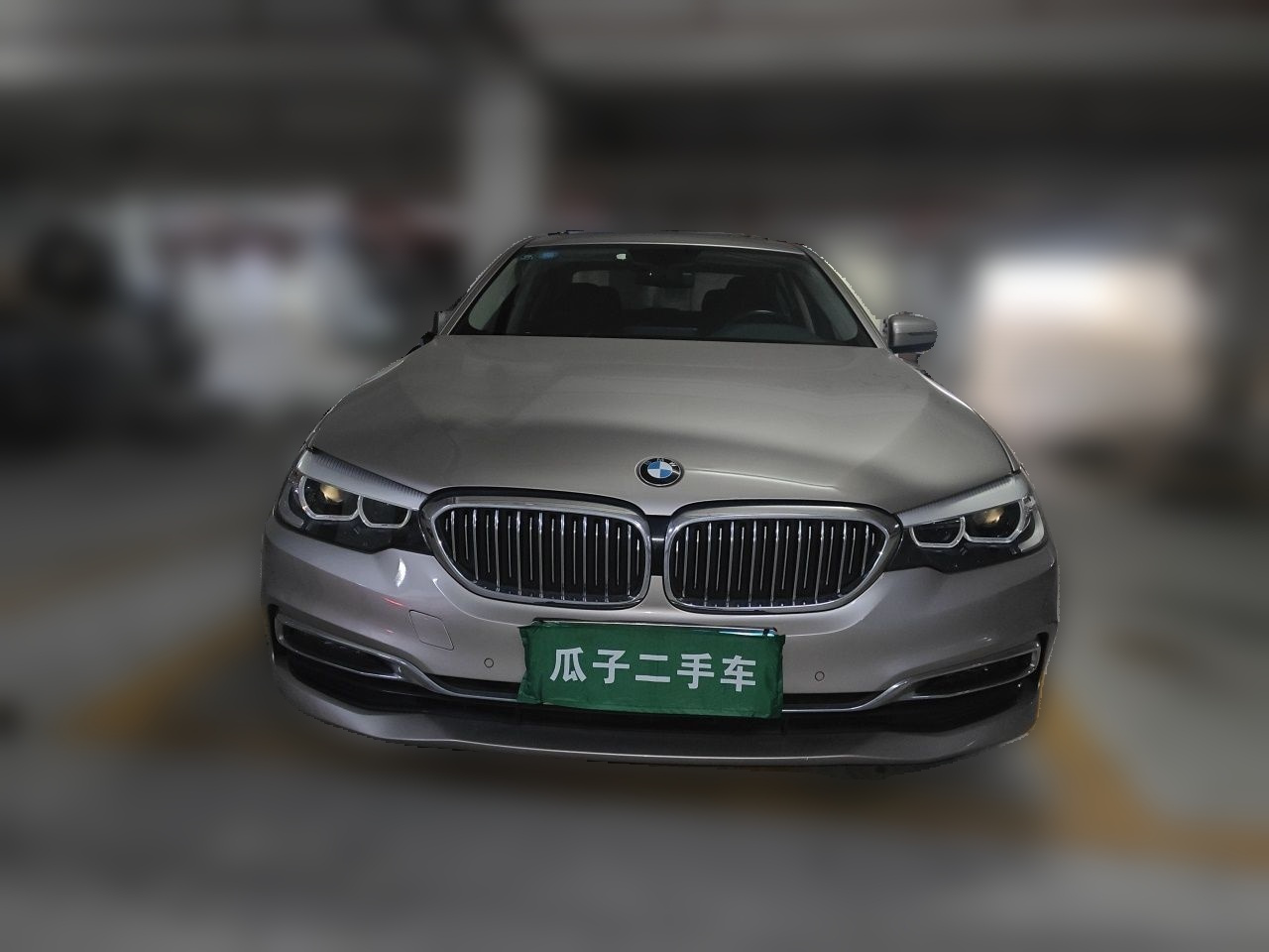 5 Series 2019 525Li Luxury photo 2
