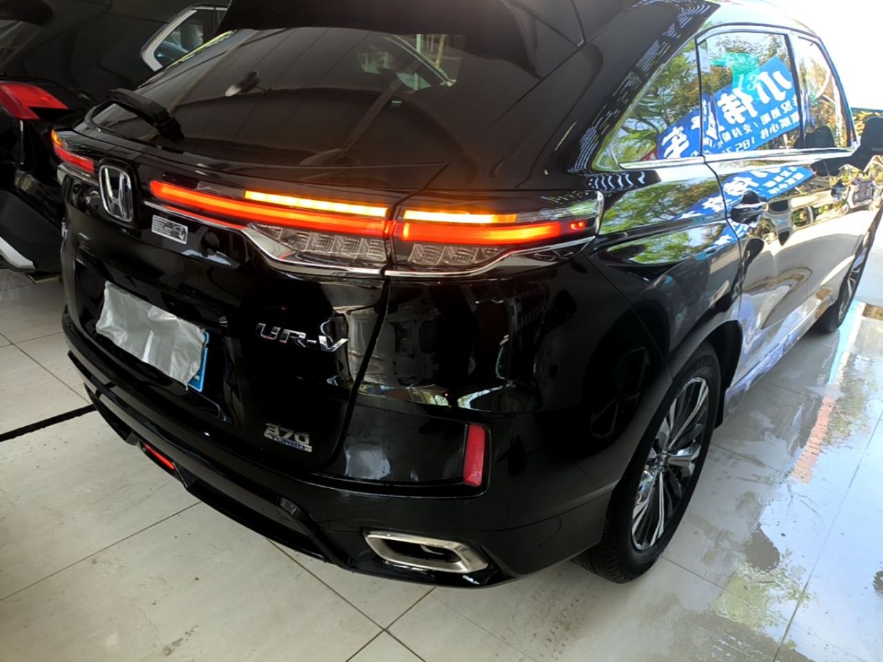 UR-V 2020 370TURBO RWD photo 4