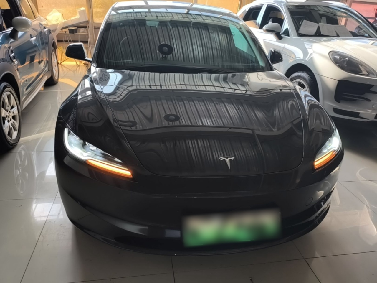 Model 3 2023 RWD photo 2