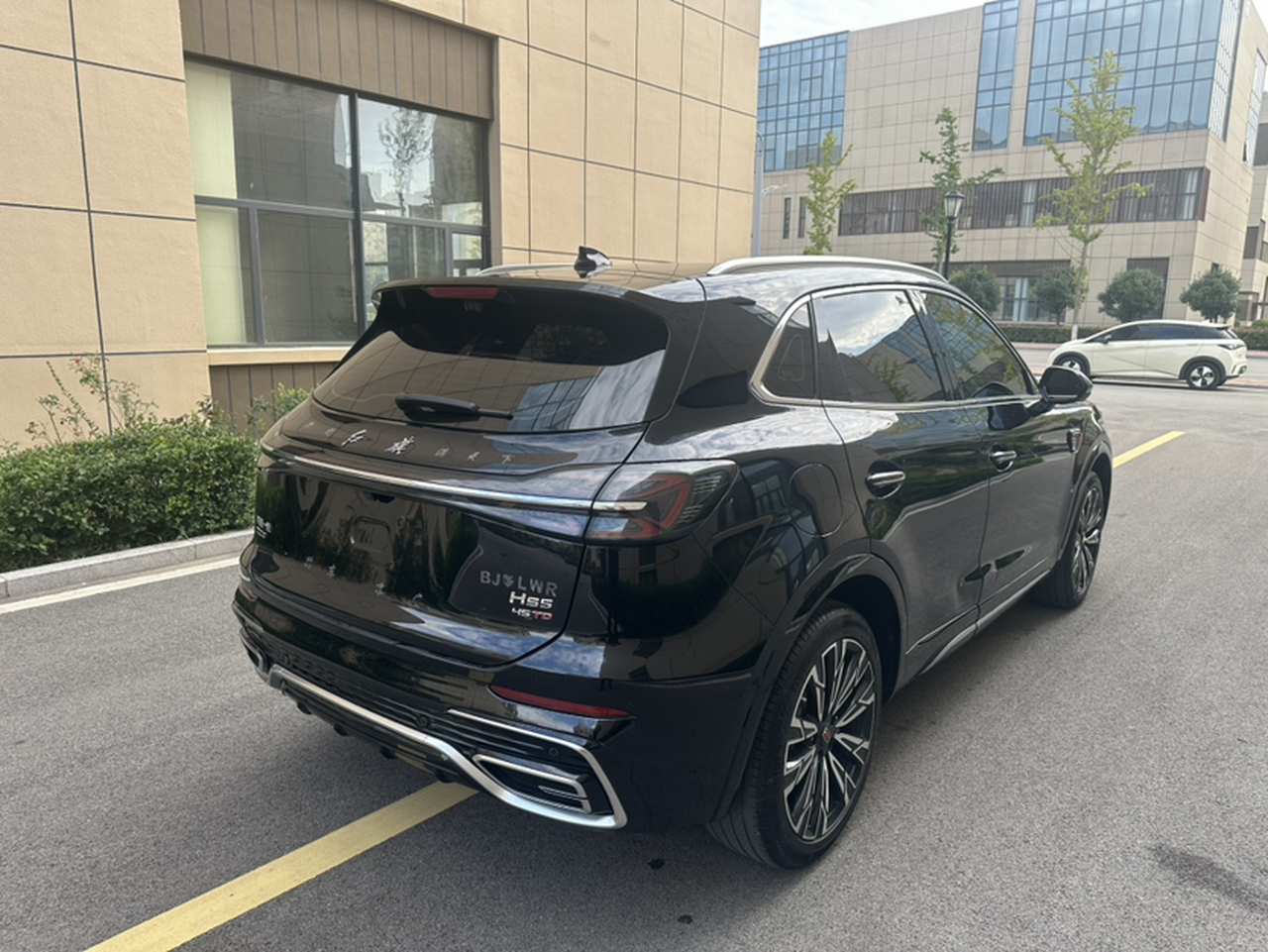 HS5 2023 2.0T AWD Pro photo 3