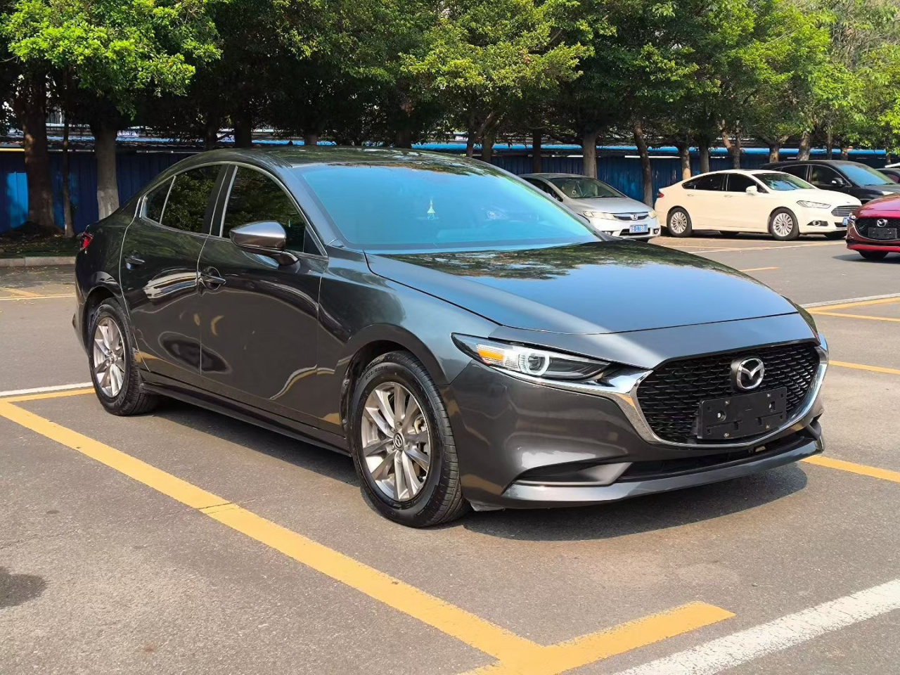 3 Axela 2020 1.5L AT photo 3