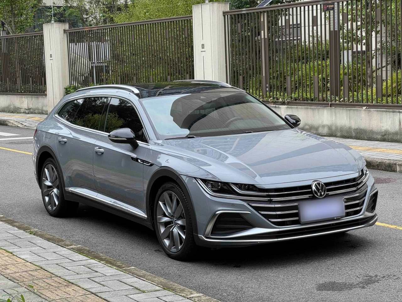 FAW-Volkswagen CC 2023 380TSI photo 3