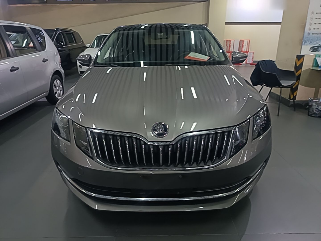 Octavia 2019 1.5L AT Luxury photo 2