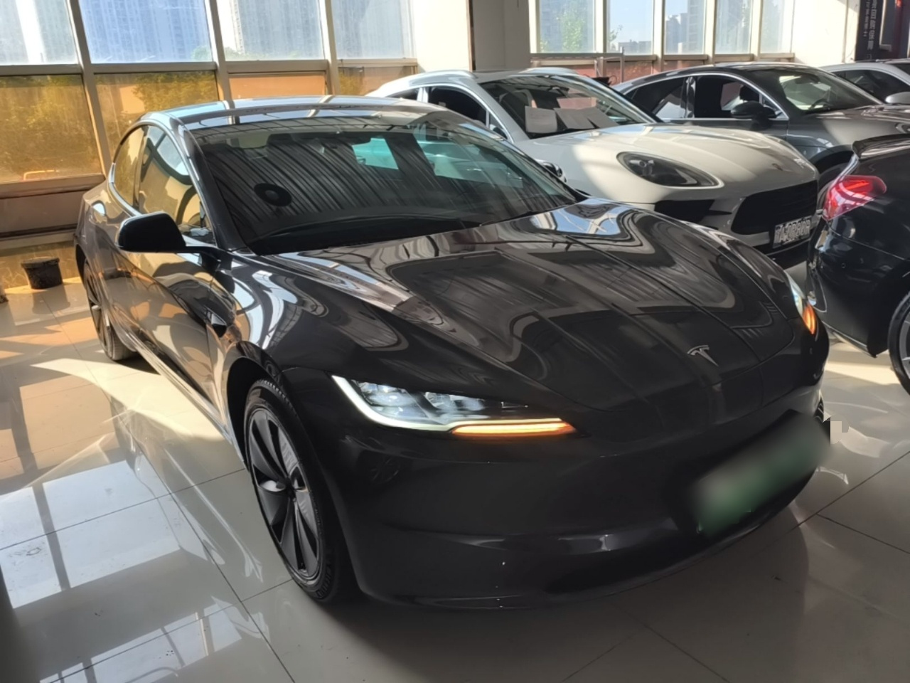 Model 3 2023 RWD photo 3