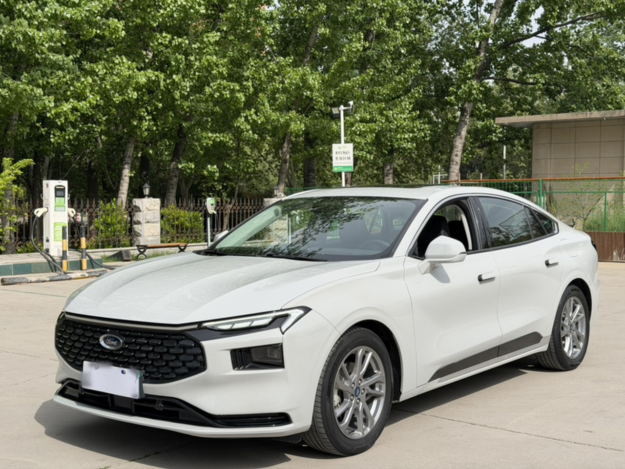Mondeo 2023 EcoBoost 180 Luxury