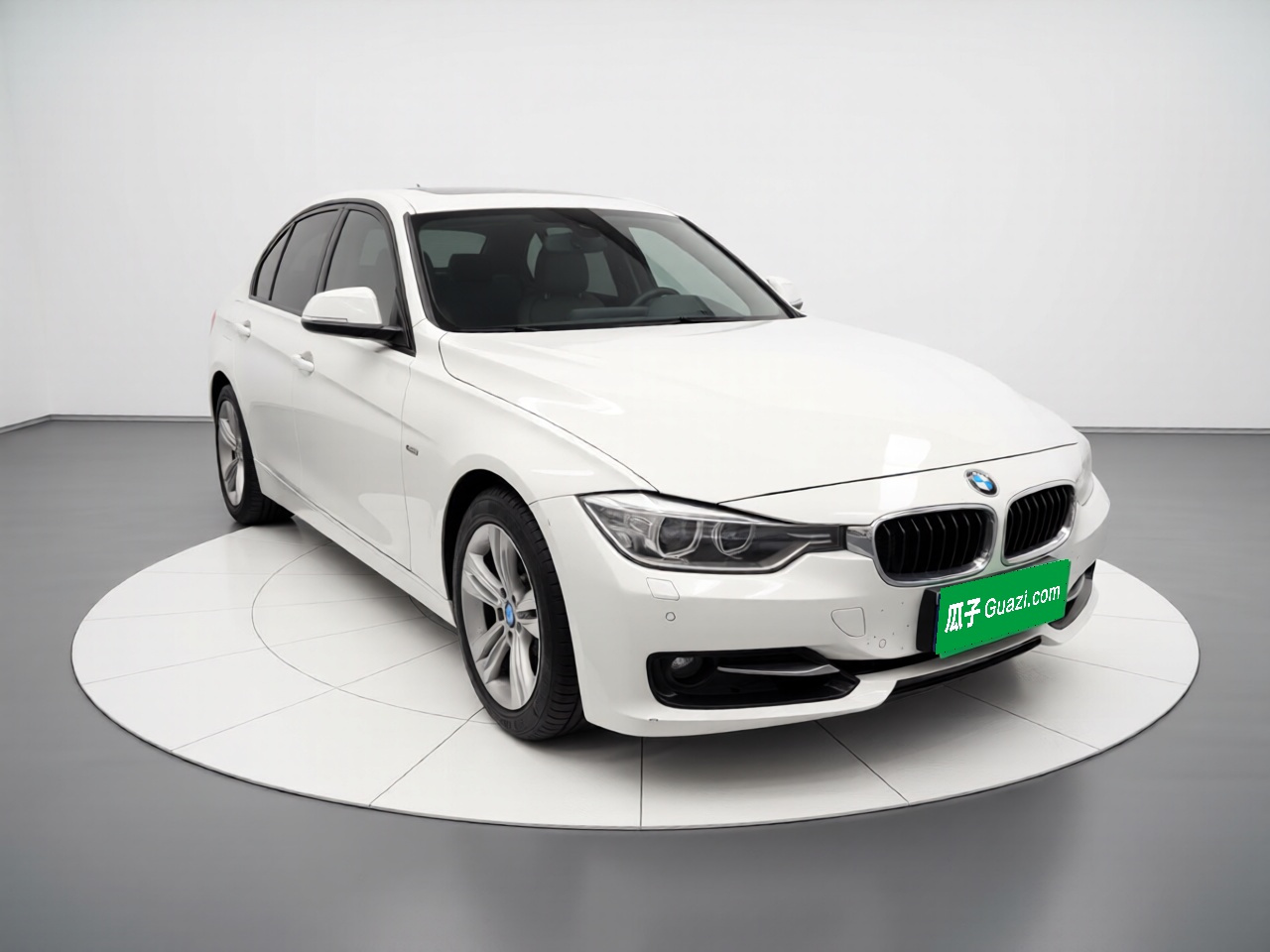 3 Series 2015 320i Sport Design Package photo 3