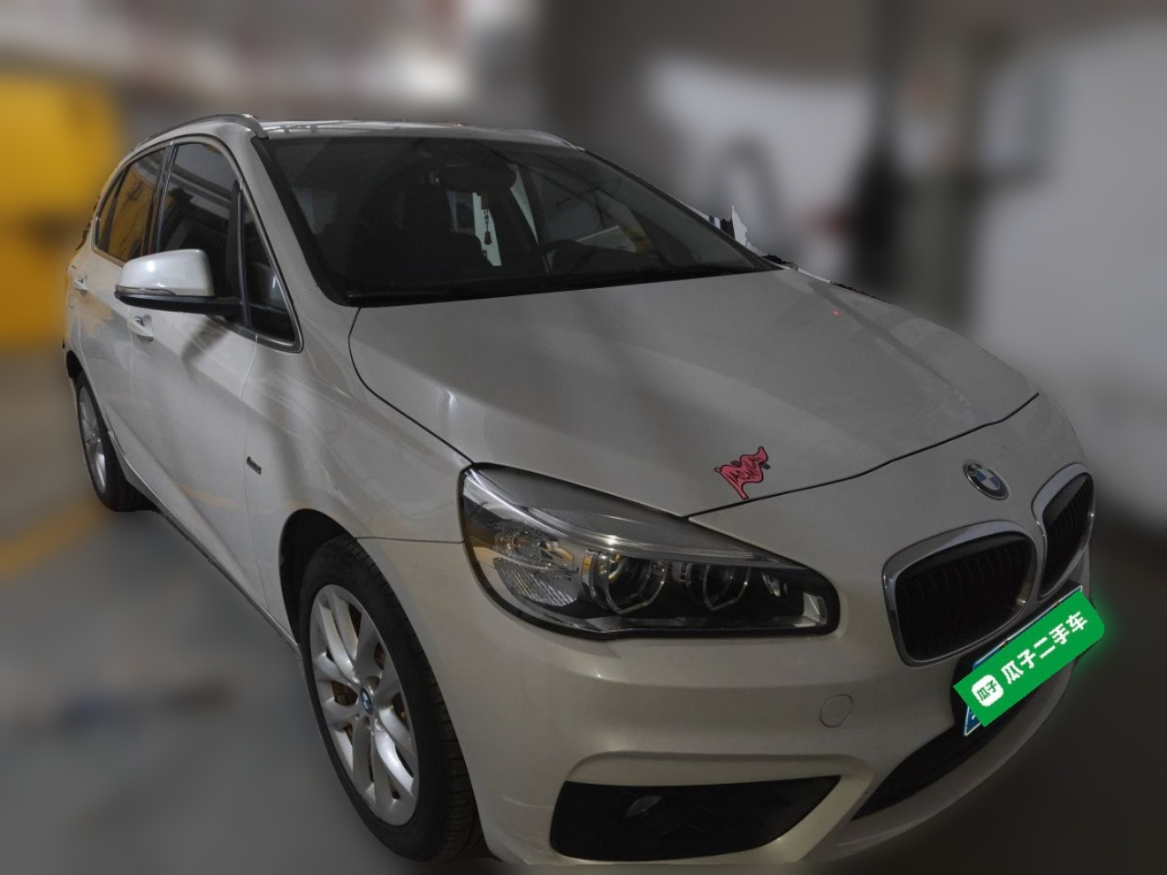 2 Series Wagon 2016 220i Leading photo 3
