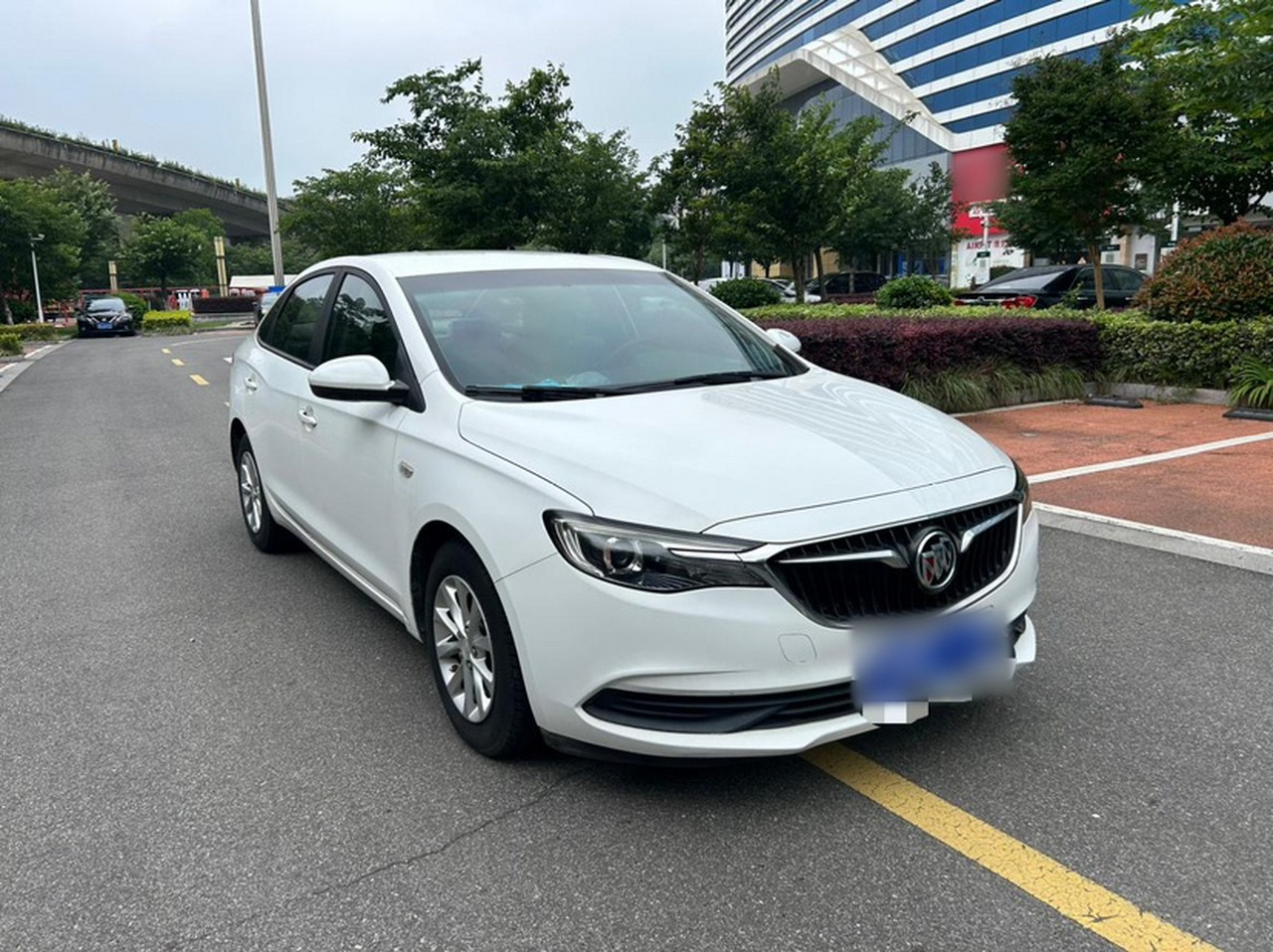 Excelle 2018 15T DCT Elite China V photo 3