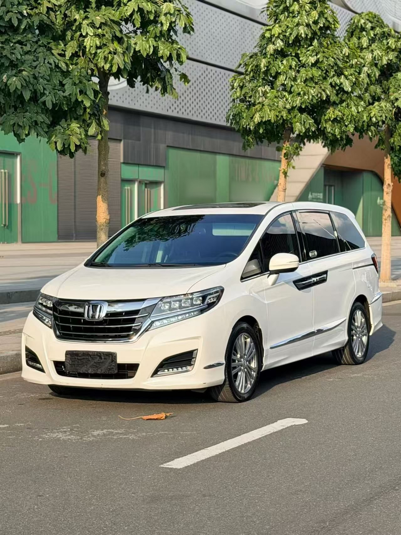 Elysion 2016 2.4L Luxury