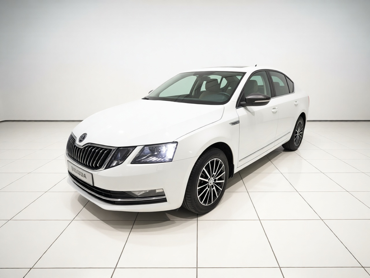 Octavia 2018 1.6L AT Luxury