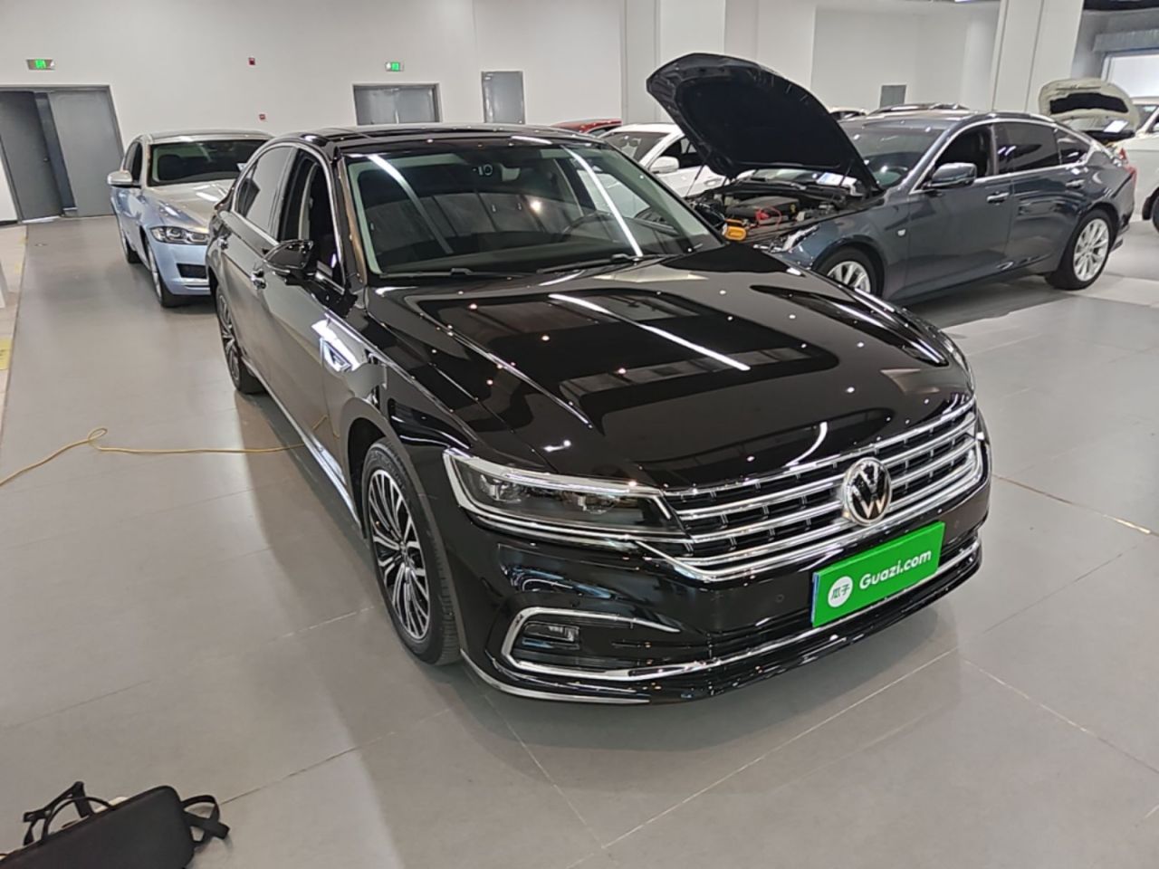 2021 380TSI Luxury photo 5