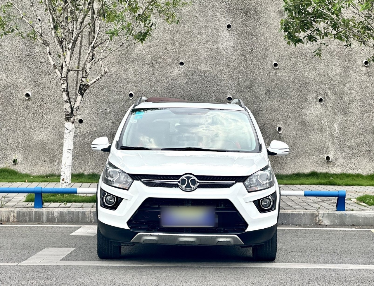 BAIC X25 2015 1.5L MT Elite photo 2
