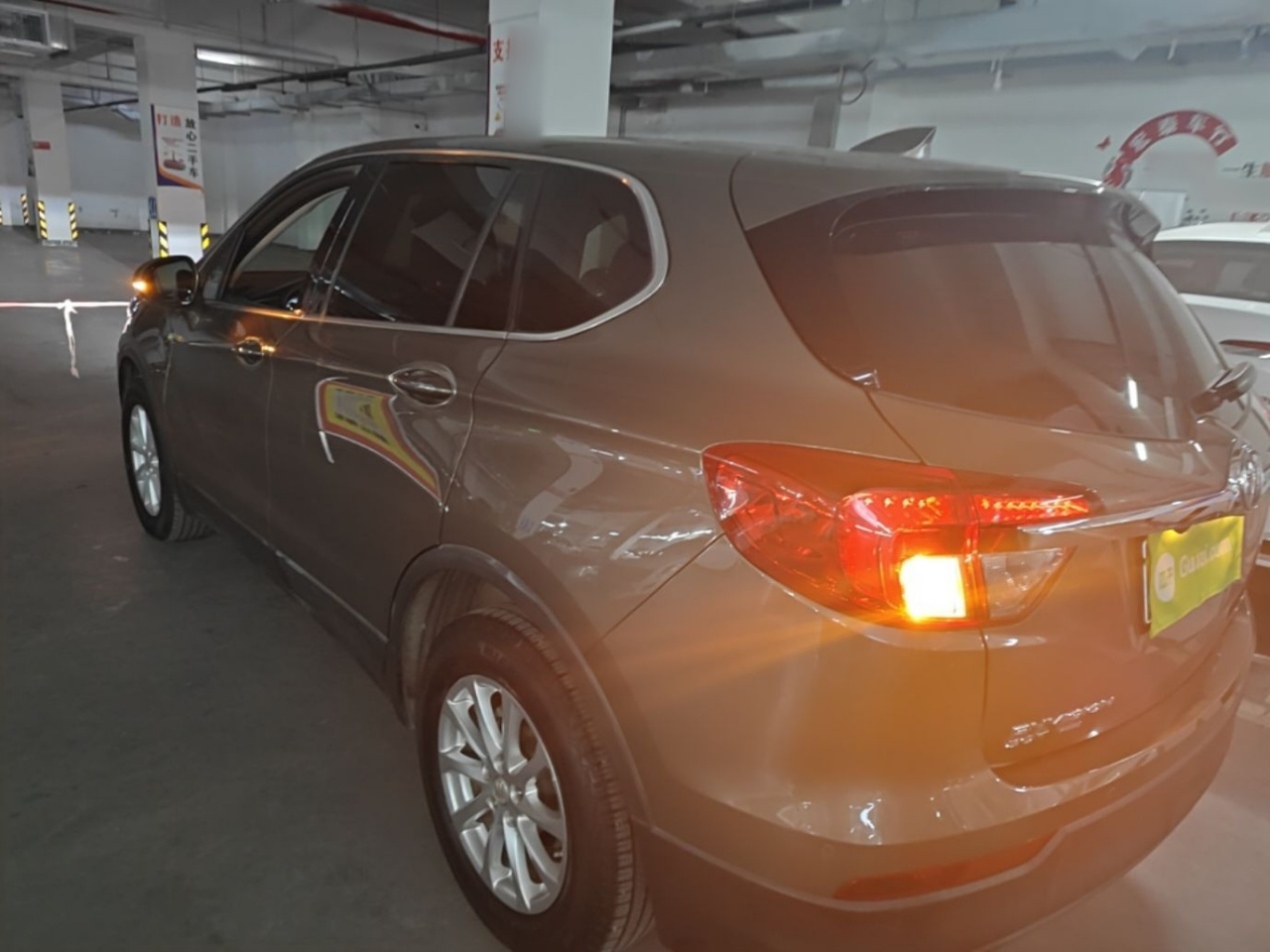 Envision 2017 20T RWD Leading photo 4
