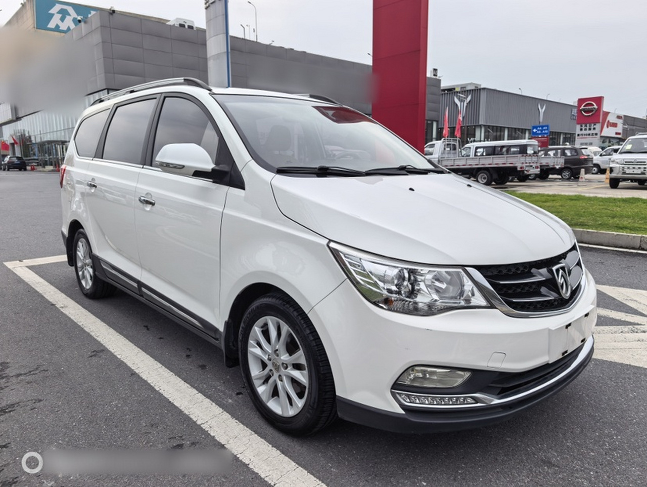 730 2016 1.8L iAMT Luxury 7-Seater photo 2