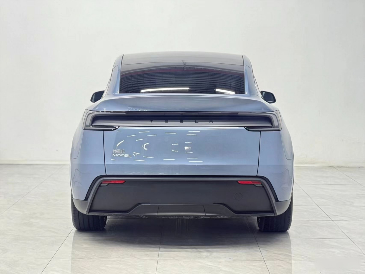 Model Y 2025 RWD photo 5